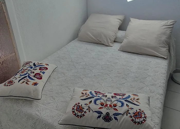 Detached House With 3 Pools Hébergement de vacances Cogolin