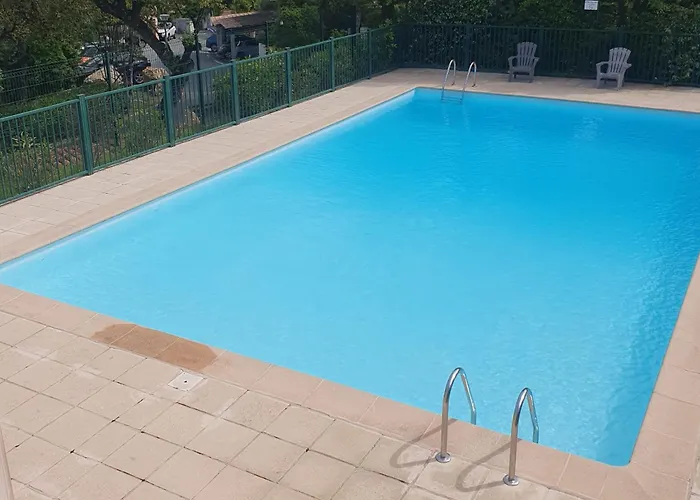 Hébergement de vacances Detached House With 3 Pools