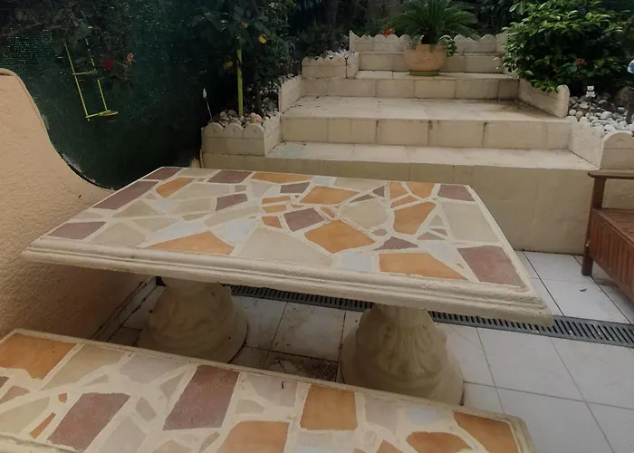 Detached House With 3 Pools 度假居 *